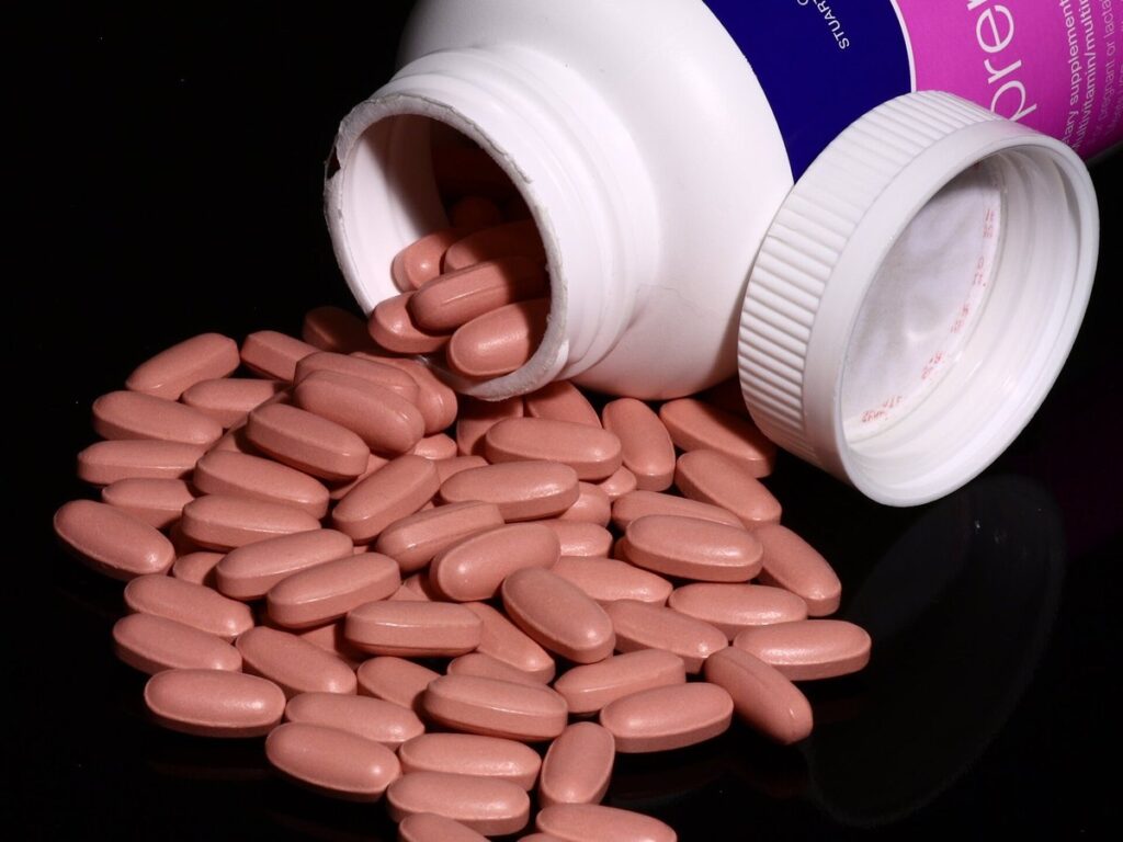 Prenatal vitamin tablets